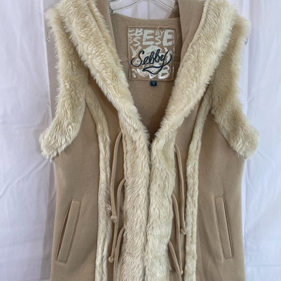 Sebby Jackets & Blazers - Sebby Faux Fur Cozy Cream Hooded Sleeveless Vest NWOT Women's Size Medium